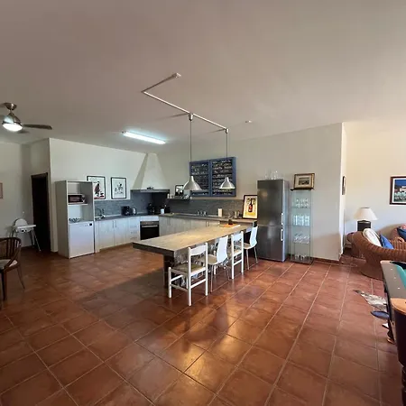 Tomillos Apartmán *